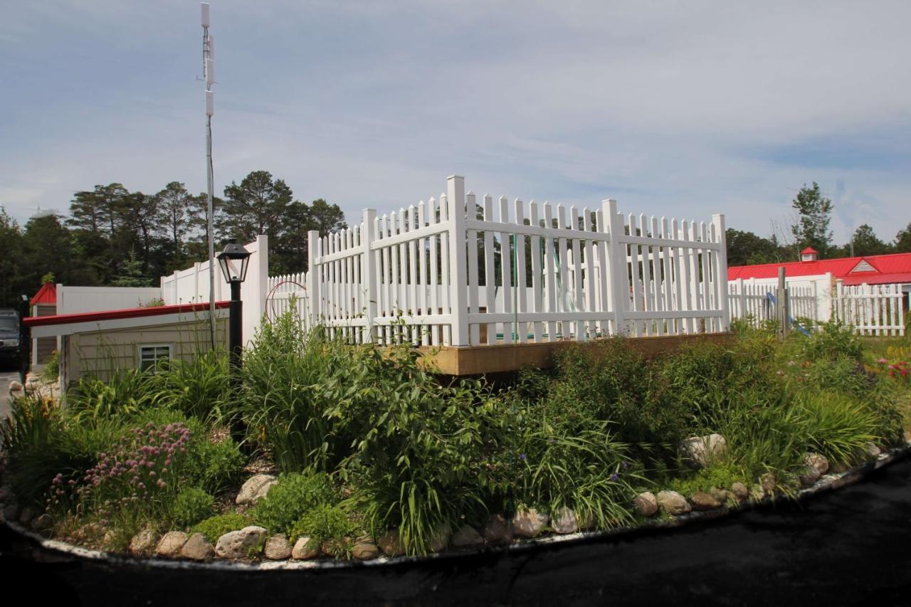 Mackinac Lake Trail Motel Макіно-Сіті Номер фото