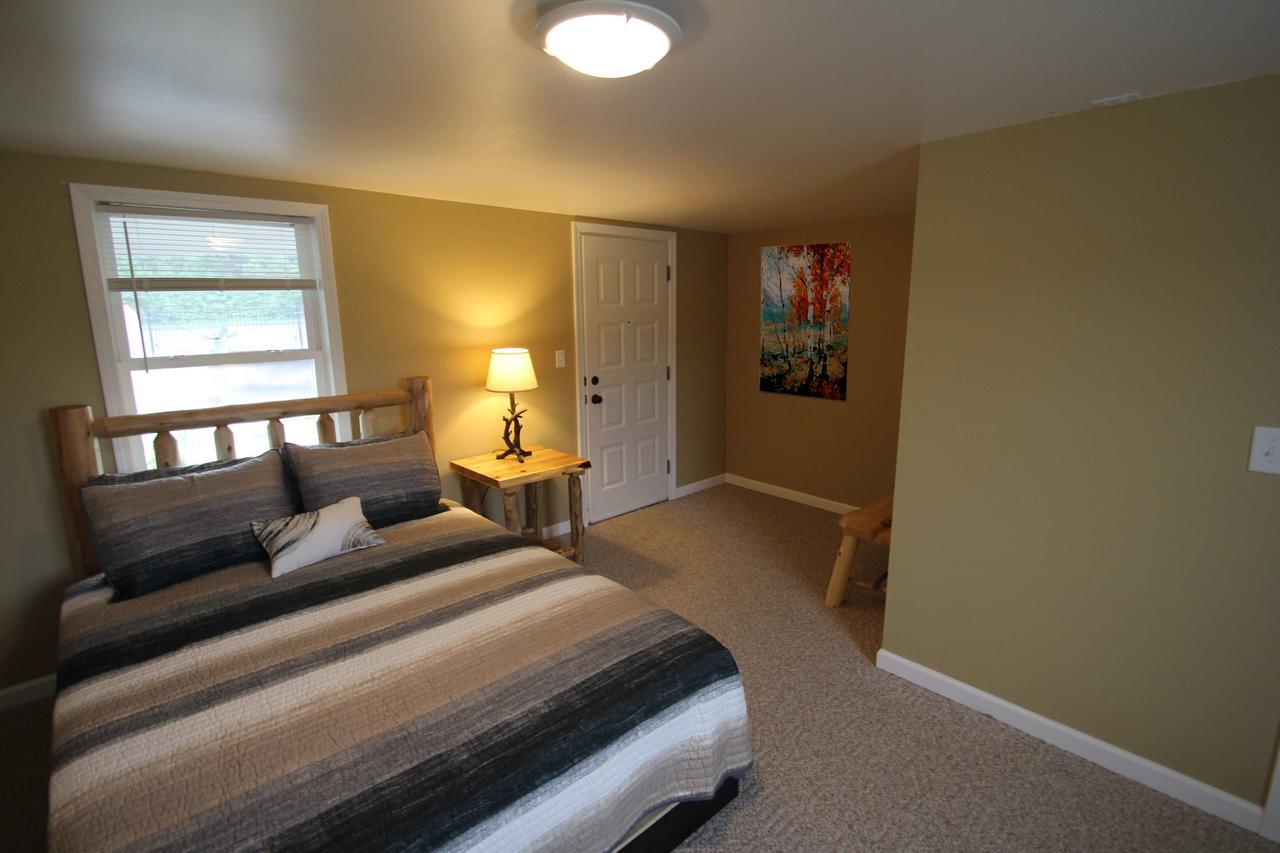 Mackinac Lake Trail Motel Макіно-Сіті Екстер'єр фото